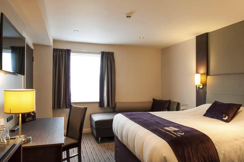 Premier Inn London Romford Central Kamer foto