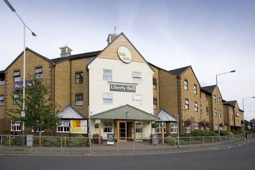 Premier Inn London Romford Central Buitenkant foto