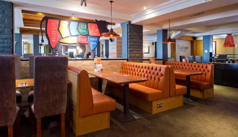Premier Inn London Romford Central Buitenkant foto